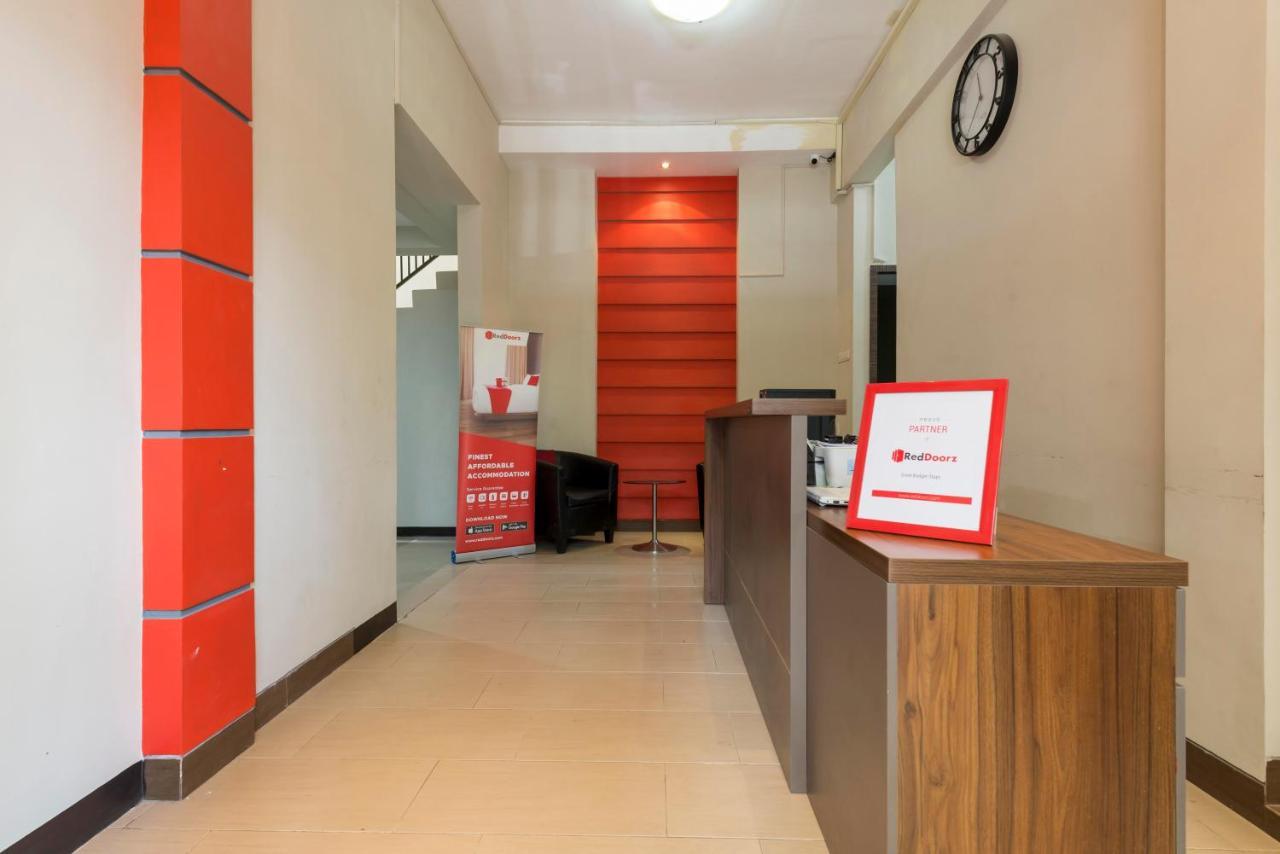 Reddoorz Near Grand City Mall 2 Surabaya Kültér fotó