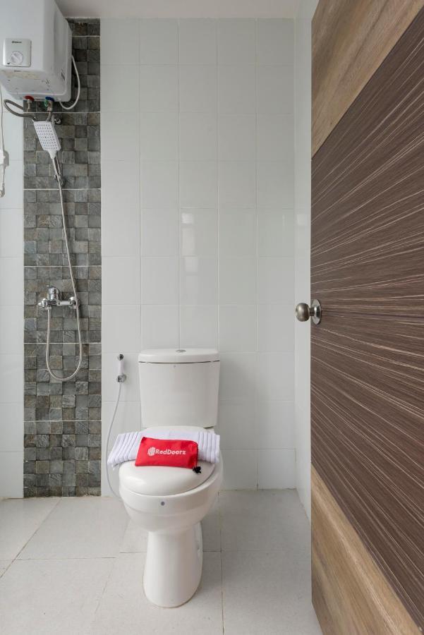 Reddoorz Near Grand City Mall 2 Surabaya Kültér fotó